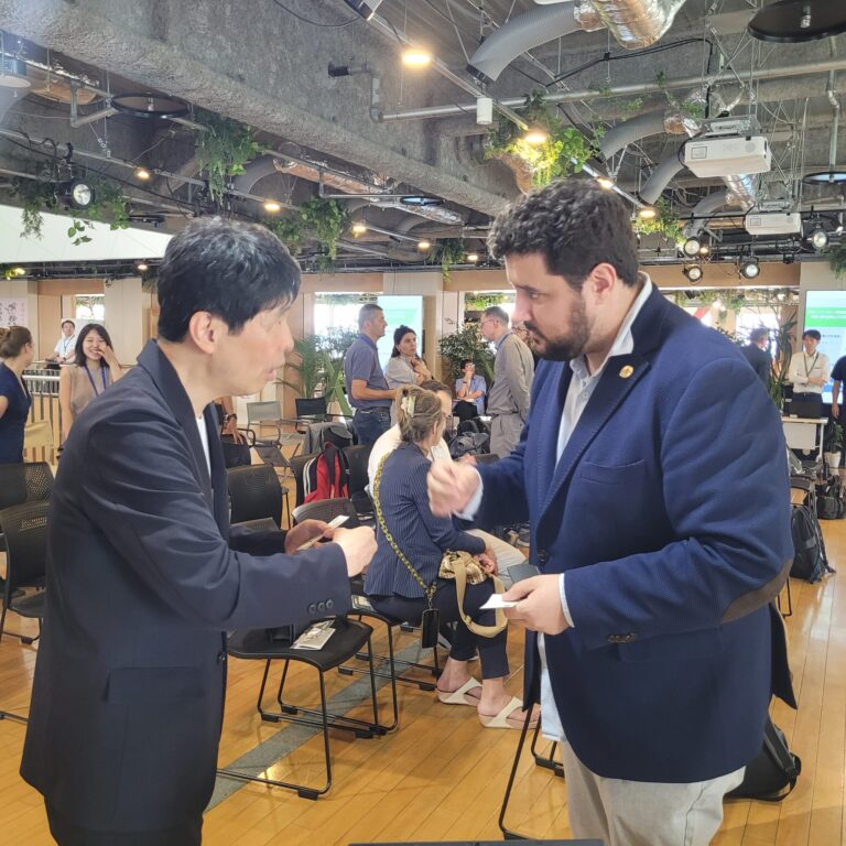 3fad6fe4-a441-47b3-9def-9c819577aa2a